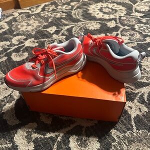 Nike Kids Sneakers in Bright Coral and White 4Y. NEW